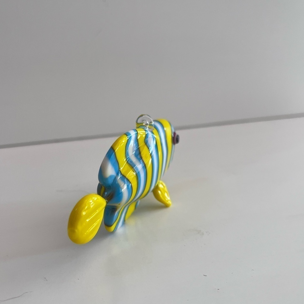 Vintage Yellow/Blue Art Glass hand blown Murano style miniature tropical fish - Picture 4 of 6